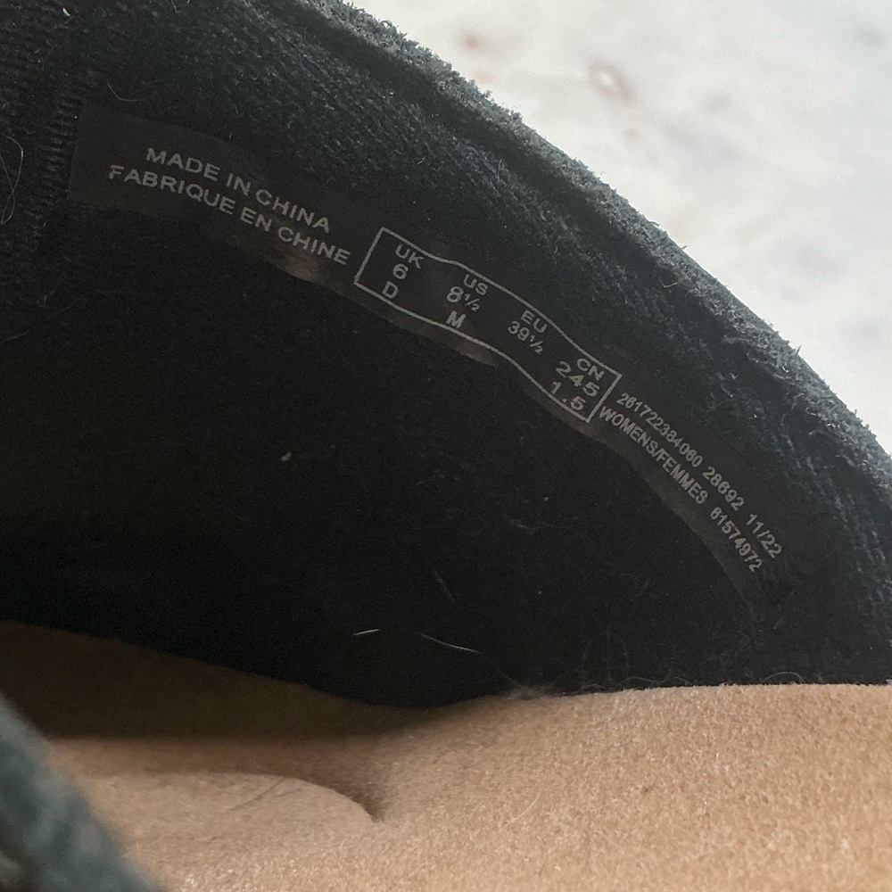 Clarks Women's Size 8.5 Black Leather Mule Slip On Shoe - Picture 14 of 14